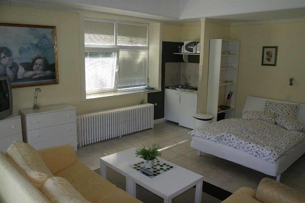Studio Den Haag