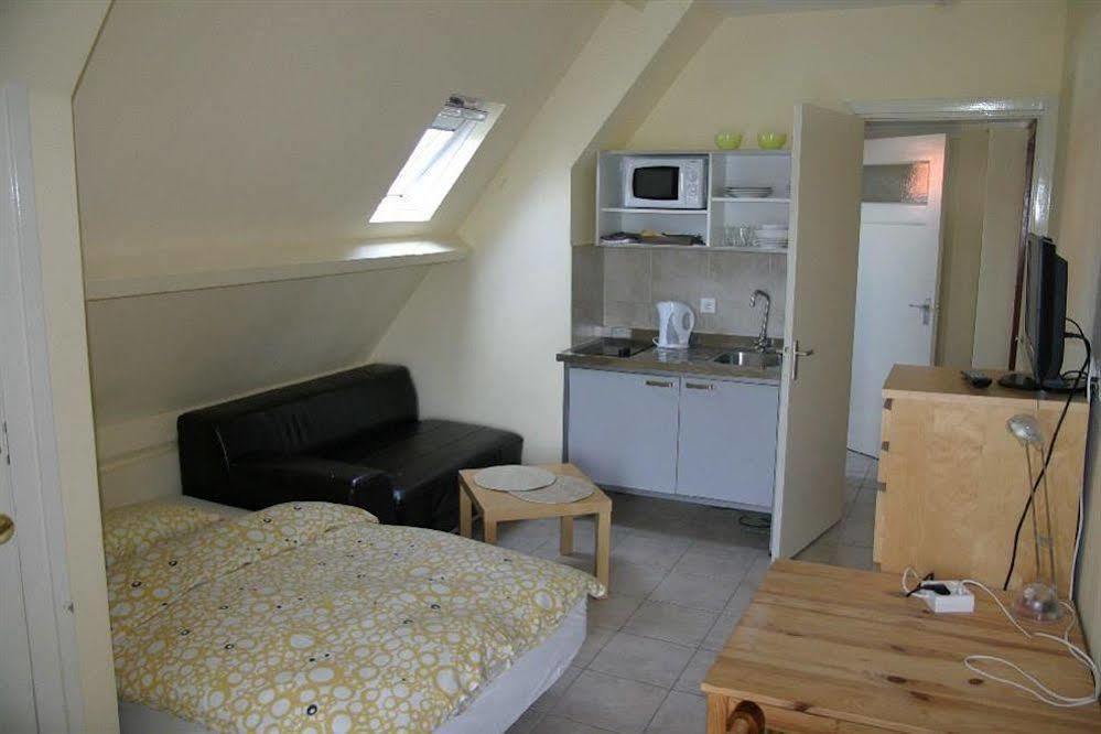 Hostel Studio *