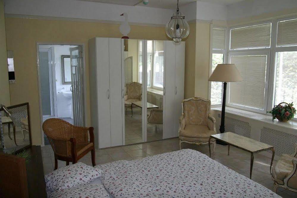 Hostel Studio